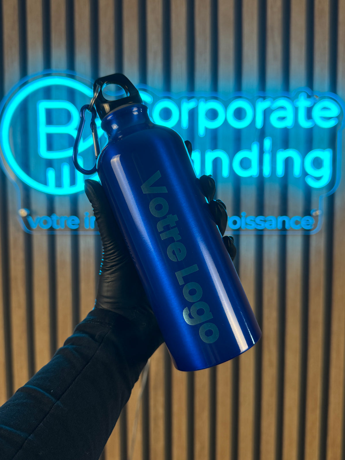 Gourde personnalisée en aluminium recyclé 530ml avec mousqueton - vue 3