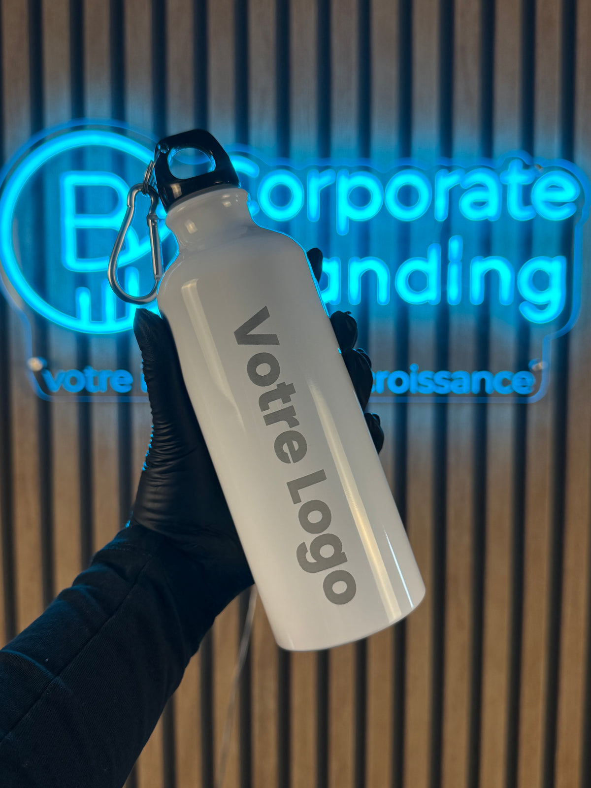 Gourde personnalisée en aluminium recyclé 530ml avec mousqueton