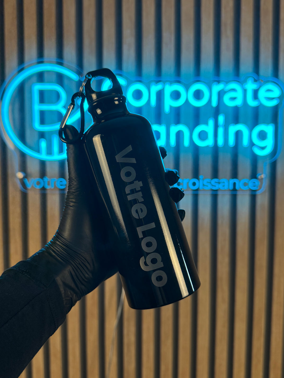 Gourde personnalisée en aluminium recyclé 530ml avec mousqueton - vue 4