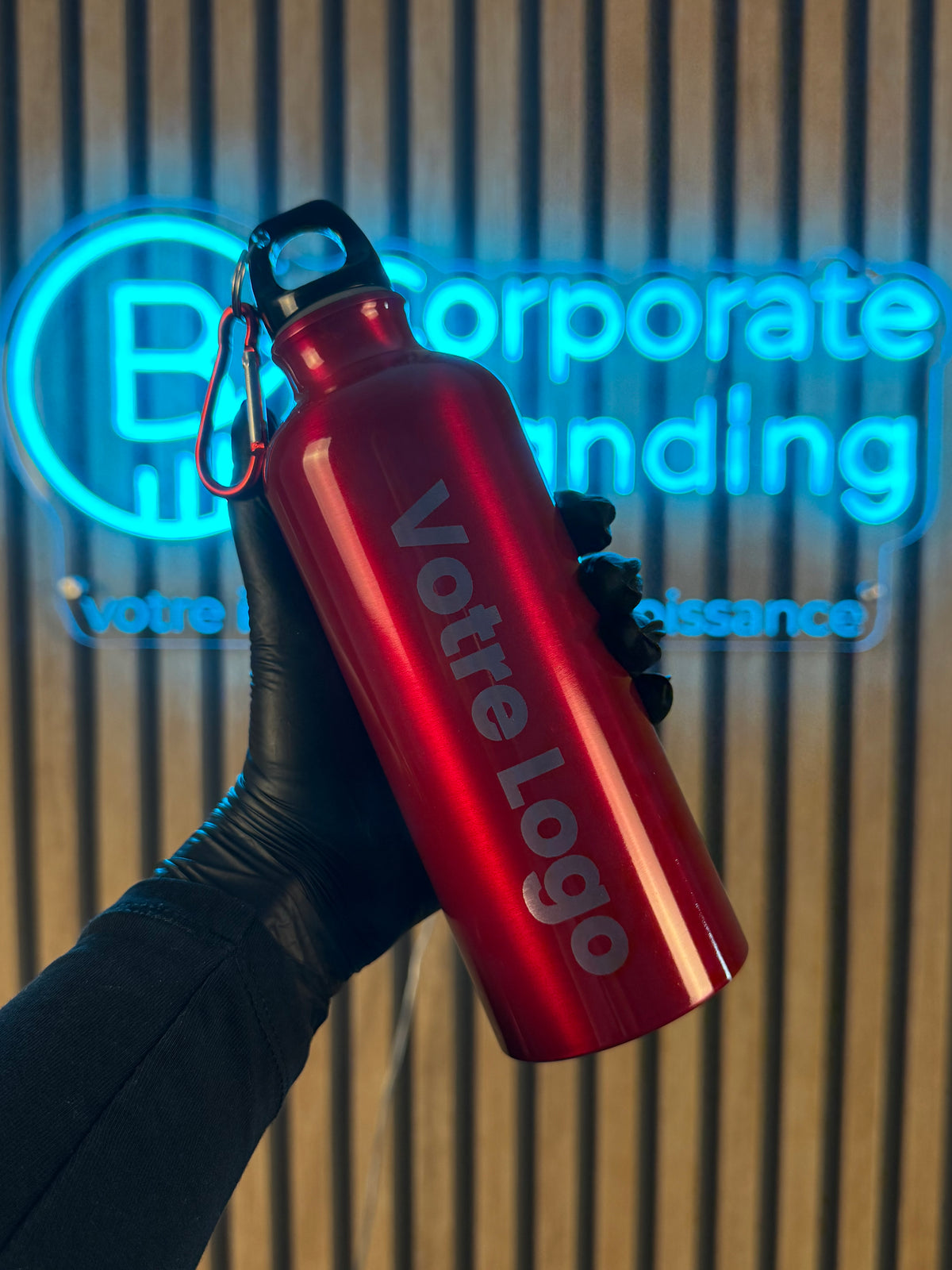 Gourde personnalisée en aluminium recyclé 530ml avec mousqueton - vue 5