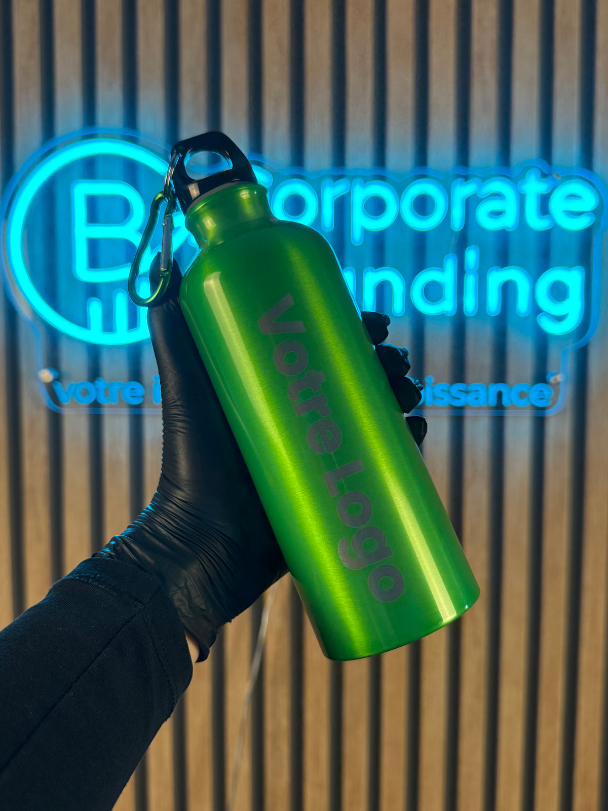 Gourde personnalisée en aluminium recyclé 530ml avec mousqueton - vue 6